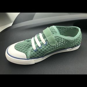 See Kai Run Saylor Olive Mesh Water shoe sneaker